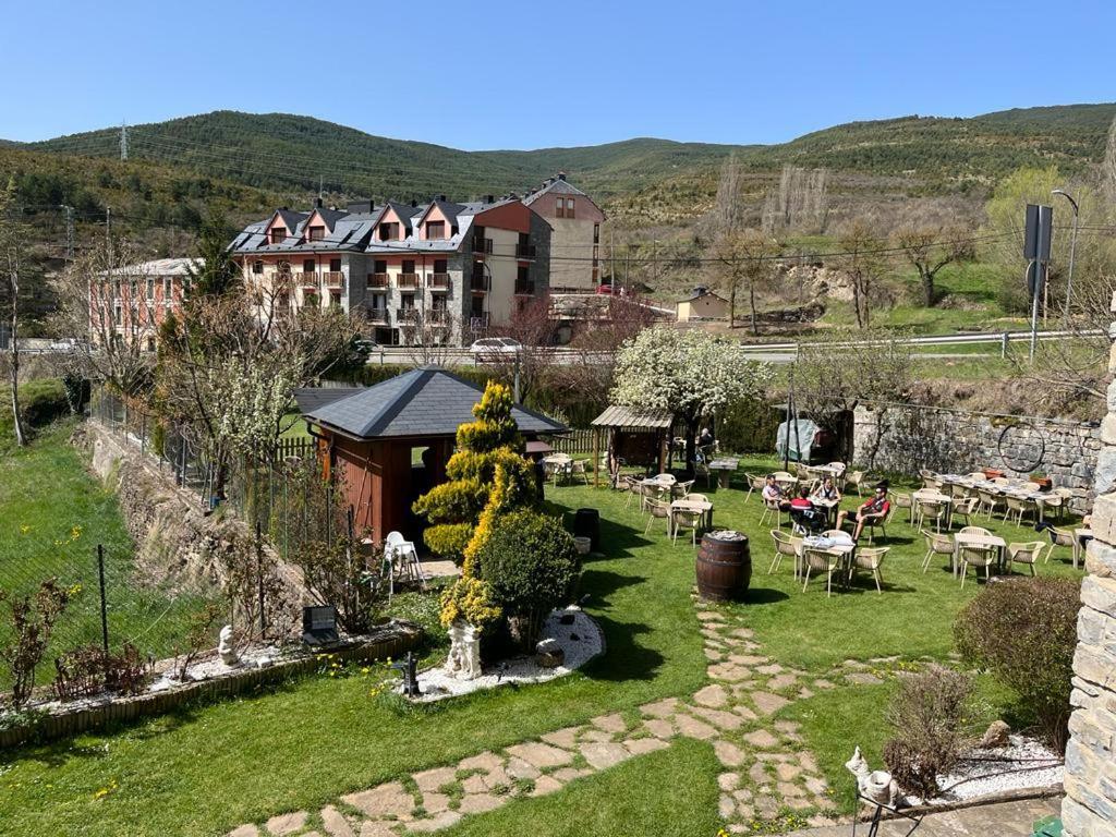 Meson De Castiello Guest House Castiello de Jaca Bagian luar foto